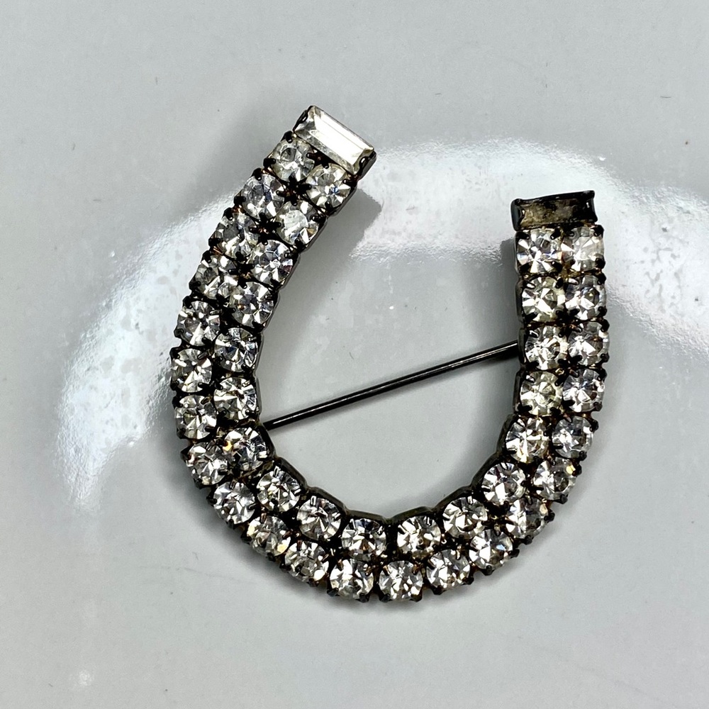 Vintage Rhinestone Horseshoe Brooch 🐴 💎 - Picture 3 of 9